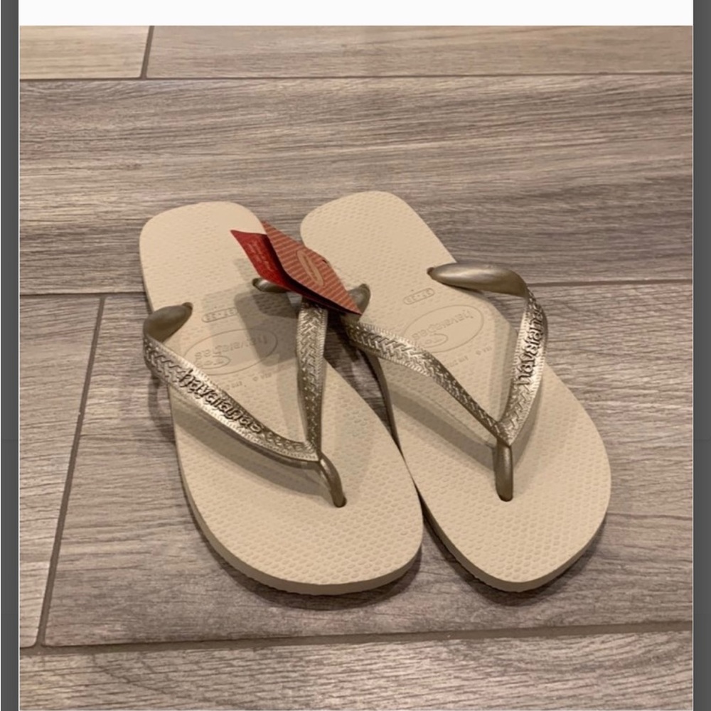 Havaianas flip flop New. rare and sexy color